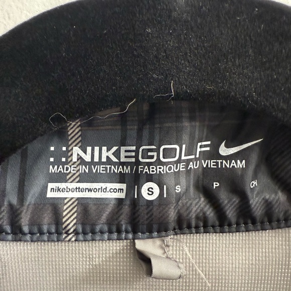 Nike Golf Quarter-Zip Pullover - Picture 3 of 4